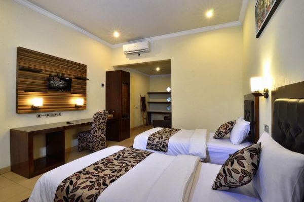 Segara Anak Bungalow & Restaurant (Praya)